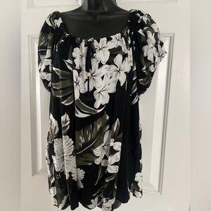 Hawaiin Print Black and White Top Size Large